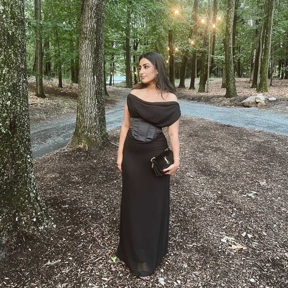 MESHKI Courtney Chiffon Maxi Dress - Black